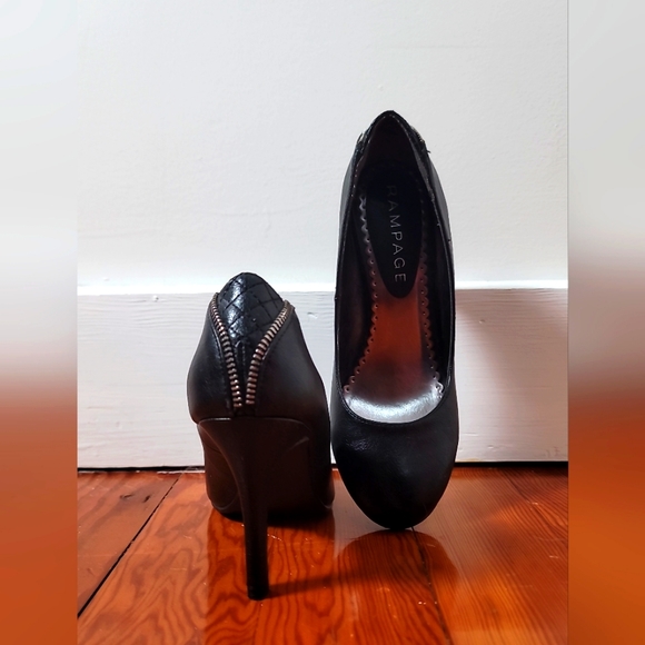 Rampage Brand Black Heels w/Zipper Detail - Picture 3 of 4